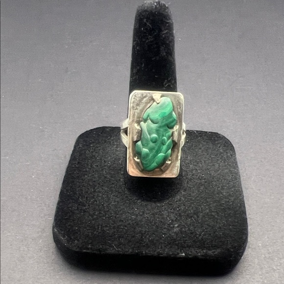 Jewelry - Silver and Green Stone Ring